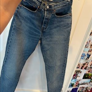 Levi’s wedgie fit jeans 27